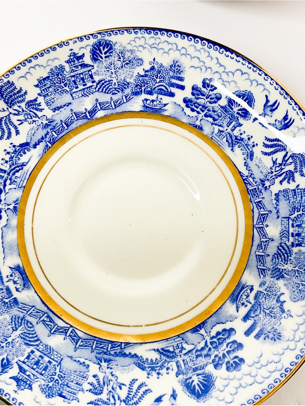 Blue Willow - Blue and White Porcelain Dessert Plates with Gold Trim - Set Of 3 - Picture 3 of 6